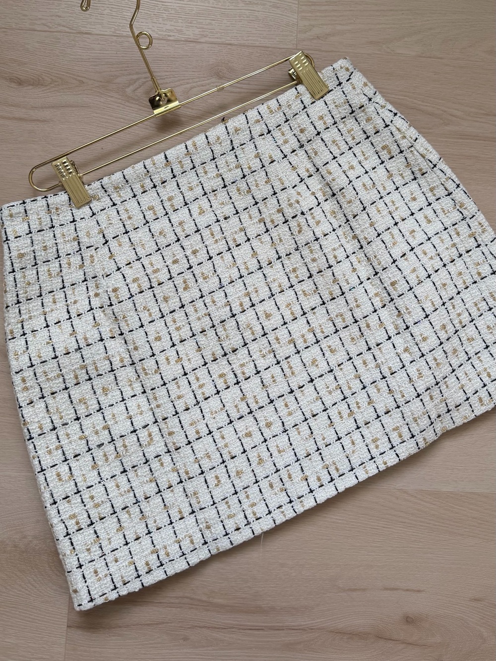 Women’s Cream Tweed Mini Skirt with Pocket Detail - Picture 3 of 3